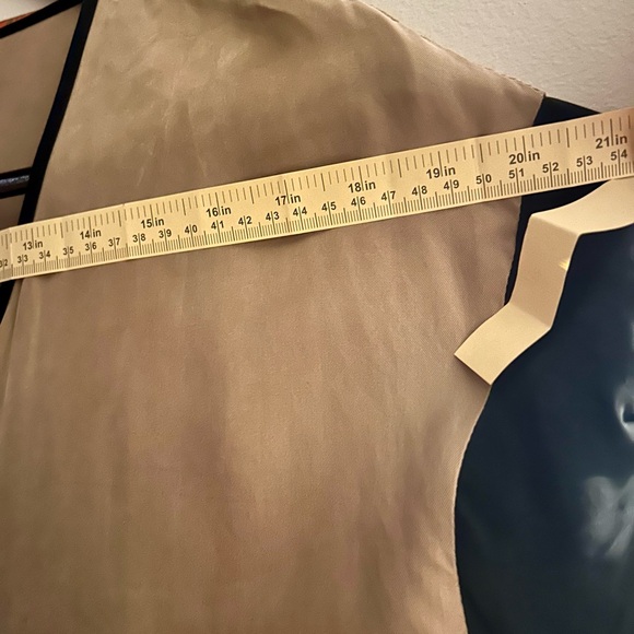 Beautiful silk and lamb skin Marni dress in tan and black. - Picture 6 of 9